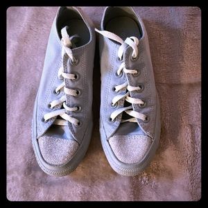 Women's size 6 Converse  with glitter accent